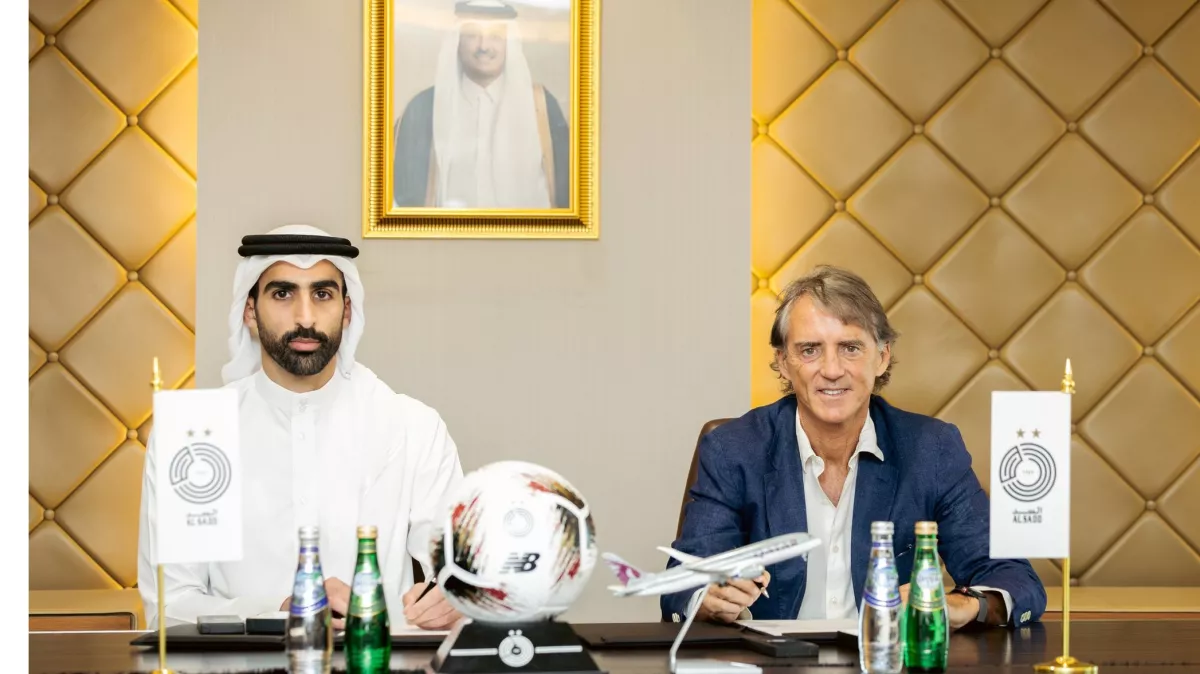 مانشيني يعود إلى عالم التدريب من خلال نادي السد القطري الجديد