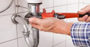 مبادرة "مهنتك مستقبلك" تقدم دورة سباكة مجانية بسوهاج