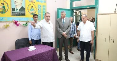 محافظ أسوان يؤكد أهمية الاستعداد التام للجان الانتخابية