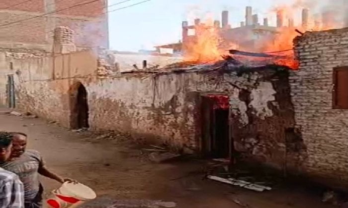 بعد حريق بمنطقة الجزيرة.. قرارات فورية من محافظ أسوان لدعم أسرة منكوبة