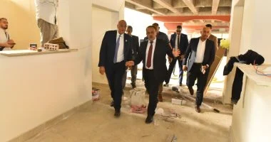 محافظ أسيوط ورئيس جهاز المشروعات يتابعان تطوير مركز الحرف اليدوية التراثية