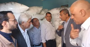 محافظ أسيوط يؤكد أهمية متابعة توزيع وصرف الأسمدة الزراعية بالقرى