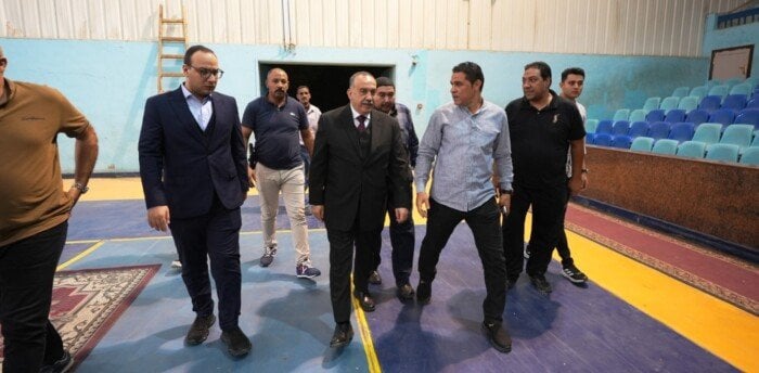 محافظ أسيوط يتفقد مقر اللجنة العامة للانتخابات باستاد الأربعين استعدادًا للانتخابات