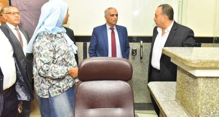 محافظ أسيوط يبحث مع نائب مساعد وزير الخارجية افتتاح مكتب للتصديقات والخدمات القنصلية