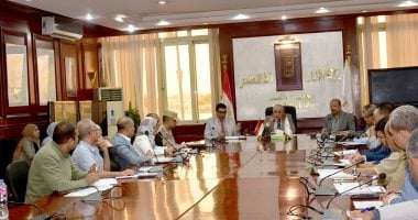 محافظ الأقصر يخصص أراضٍ لإنشاء مدارس ومحطة مياه بقرى إسنا