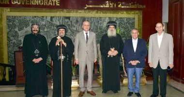 محافظ الأقصر يرحب بوفد دير مار جرجس للاحتفال بالموسم.
