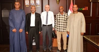 محافظ الأقصر يستقبل المواطنين لسماع مطالبهم وأبوابه مفتوحة للجميع دائمًا