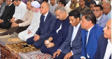 محافظ الأقصر يفتتح مسجد الشهداء بنجع غنيم ويؤدي صلاة الجمعة هناك