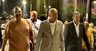 محافظ الأقصر يقوم بجولة ليلية مفاجئة لتفقد خدمات المواطنين على الكورنيش