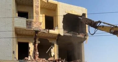 محافظ الإسماعيلية يتابع إزالة عقار في منطقة البهتيني، اكتشف التفاصيل!