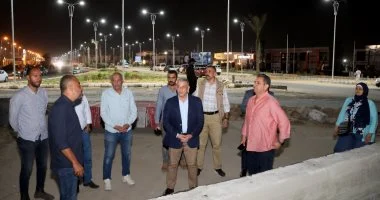 محافظ الإسماعيلية يتابع تطوير طريق البلاچات خلال جولة تفقدية بالصور