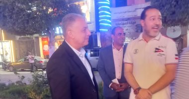 محافظ الإسماعيلية يزور شارع السلطان حسين ويوجه بتنظيم حملات انضباط ميدانية