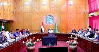 محافظ الإسماعيلية يطلق خطة لحل مشكلات المرافق بأرض الجمعيات