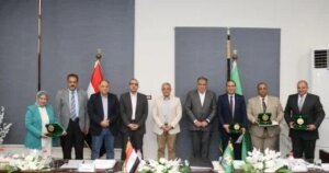 محافظ الإسماعيلية يكرم المسؤولين التنفيذيين لترقيتهم ورؤساء تلفزيون وإذاعة القنال.