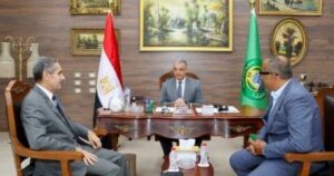 محافظ الإسماعيلية يلتقي رئيس اللجنة المؤقتة لإدارة نادي الإسماعيلي