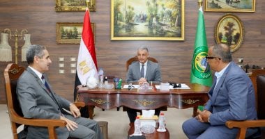 محافظ الإسماعيلية يلتقي رئيس اللجنة المؤقتة لإدارة نادي الإسماعيلي