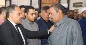 محافظ الشرقية يشارك في جنازة رئيس ديرب نجم ويشيد بنشاطه المتميز
