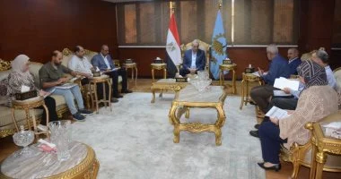 محافظ الغربية يبحث مقترح الموازنة الجديدة للمحافظة في اجتماع خاص