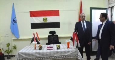 محافظ الغربية يزور مدارس المحلة وسمنود لمتابعة تجهيز اللجان الانتخابية