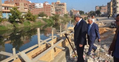 محافظ الغربية يزور مشروعات عزبة الناموس وكورنيش ترعة الساحل بسمنود