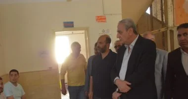 محافظ الغربية يفاجئ مستشفى قطور المركزي وعيادة التأمين الصحي بجولة.