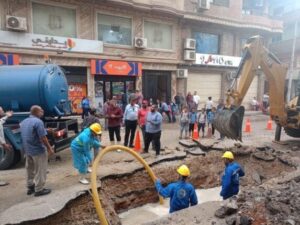 محافظ الغربية يتابع أعمال إصلاح كسر مُفاجئ بخط مياه رئيسي بزفتى