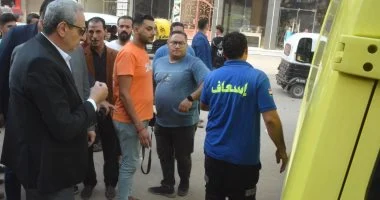 محافظ الغربية يوقف جولته ببسيون ليطمئن على مصابي حادث الدراجة