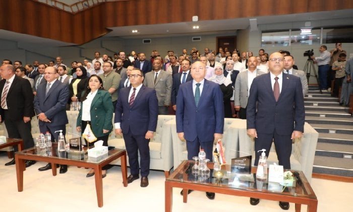 محافظ القاهرة ووزير العمل يشهدان فعاليات ندوة "من حقك تكون.. تأهيل.تمكين.. فرصة" بالمستشفى السعودي الألماني