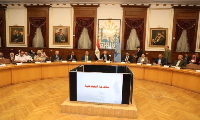 محافظ القاهرة يترأس اجتماعا تنسيقيا لبحث الاستعدادات النهائية لانتخابات مجلس النواب بالعاصمة