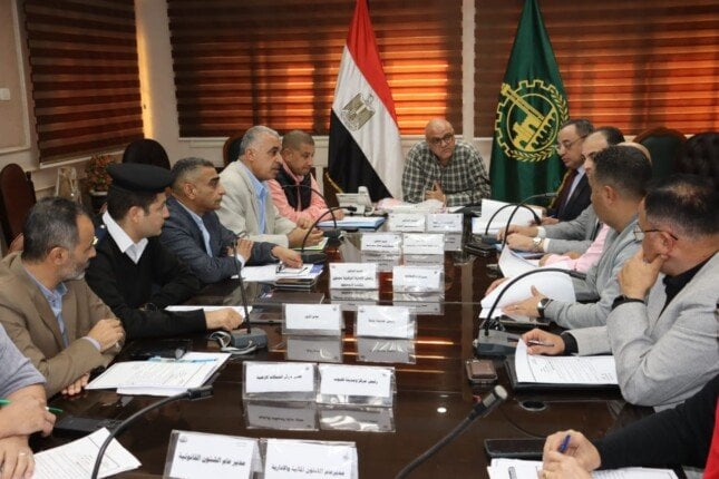 محافظ القليوبية يترأس اجتماع اللجنة العليا للإعلانات بالمحافظة
