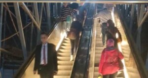 محافظ القليوبية يطلب إضاءة ليد لتحسين أمان وجمال السلالم الكهربائية