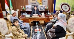 محافظ المنوفية يأمر بتقديم مساعدات مالية وعينية لأربع حالات إنسانية عاجلة