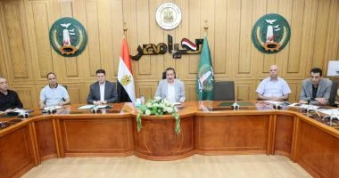 محافظ المنوفية يطالب رؤساء المدن بالإسراع في إنهاء ملفات التصالح بمخالفات البناء