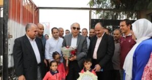 محافظ المنيا يراقب سير العملية التعليمية في مدرسة سمالوط الحديثة