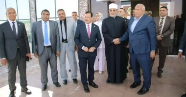 محافظ الوادي الجديد ومفتي الجمهورية يزوران مجمع الخدمات الحكومية الذكية