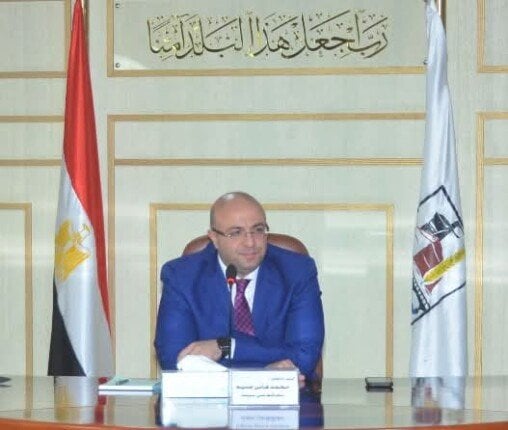 محافظ بني سويف يؤكد أهمية التحديث المؤسسي ورفع كفاءة الجهاز التنفيذي بالمحافظة