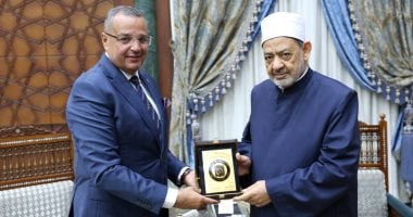 محافظ جنوب سيناء وشيخ الأزهر يناقشان دور بيت الزكاة والصدقات