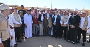 محافظ جنوب سيناء يجتمع بأهالي ومشايخ رأس النقب لمتابعة المشاريع التنموية