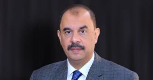 محافظ سوهاج يجتمع أسبوعيًا للاستماع لطلبات وشكاوى المواطنين بشكل مباشر