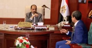 محافظ سوهاج يراقب الوضع الخاص بالسلع التموينية والمخابز