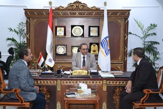 محافظ قنا يبحث مع «المصرية للتنمية الزراعية والريفية» دعم المزارعين والتوسع في الخدمات الزراعية