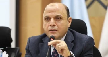 محافظ كفر الشيخ يعلن عن تشغيل ثلاثة خطوط جديدة للسرفيس في المناطق المزدحمة