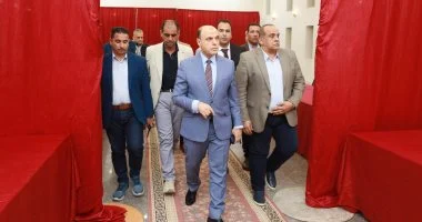محافظ كفرالشيخ يعاين تجهيزات مقر الانتخابات بنادي الخالدين الرئيسي