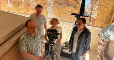 مدير آثار الأقصر يتفقد أعمال البعثة المشتركة بمقابر الأفراد في وادي الملوك