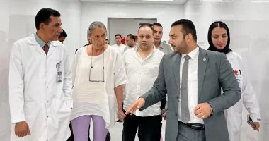 مدير الرعاية الصحية في الأقصر يرحب بالقنصل الفخري الفرنسي في المجمع الطبي