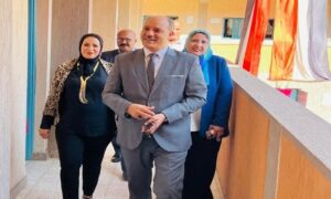 مدير تعليم الإسكندرية يتفقد انتظام الدراسة بمدارس المحافظة