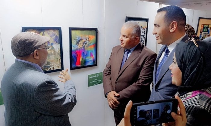 مدير تعليم الفيوم يشهد عرض الليلة الكبيرة ويكرم المواهب بمعرض «تجربة شخصية»