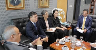 مدير متحف الهانجول الوطني في كوريا يزور مكتبة الإسكندرية