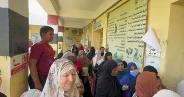 مدينة أبو سمبل تشهد سعادة الكبار عند التصويت في الانتخابات