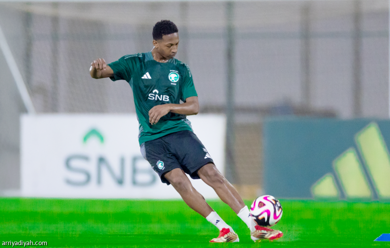 مراد ومندش يعززان صفوف الأخضر ب84 لاعبًا في معسكر نوفمبر